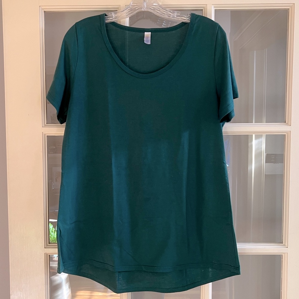 LuLaRoe hunter green Classic T